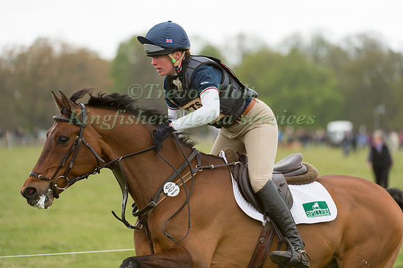 Flora Harris riding Cesano H
