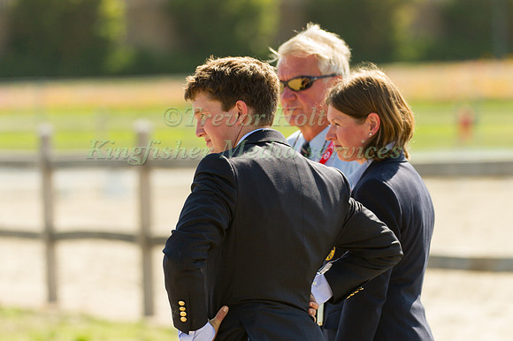 LIz Brown Tom McEwen and Yogi Breisner awaiting the result of the vets inspection in the holding box