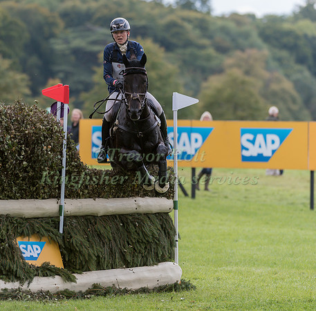 KATHRYN ROBINSON (CAN) RIDING LET IT BEE