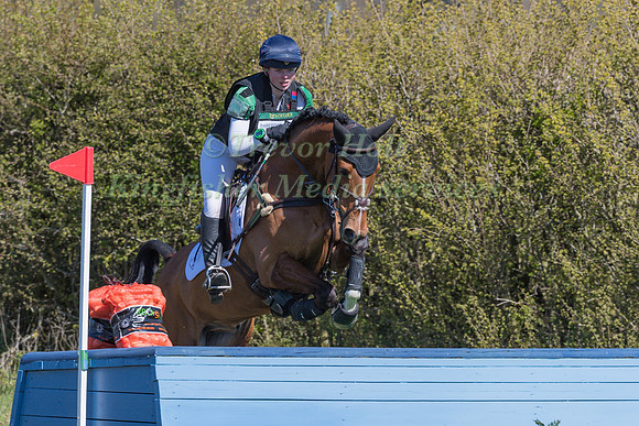 DAISY BATHE RIDING MEXICAN WAVE
