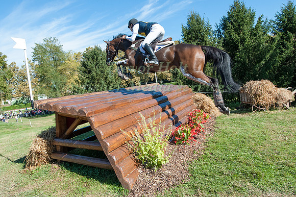 Christopher Burton AUS)  riding TS Jamaimmo