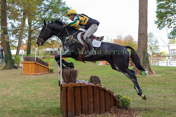 Gilles Pons of France riding  Quoariss Menjoulet