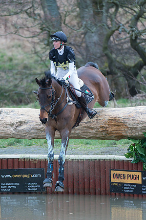 Dee Hankey riding Chequers Playboy