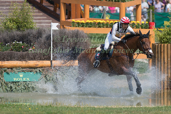 YOSHIAKI OIWA (JPN) AND CALLE 44