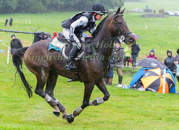 Bettina Hoy of Germany riding Designer 10