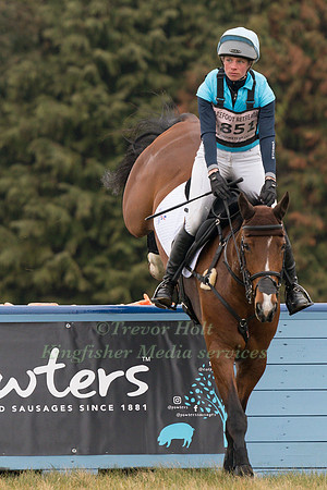 IZZY TAYLOR  RIDING DIRECT TULLYORAN CRUISE