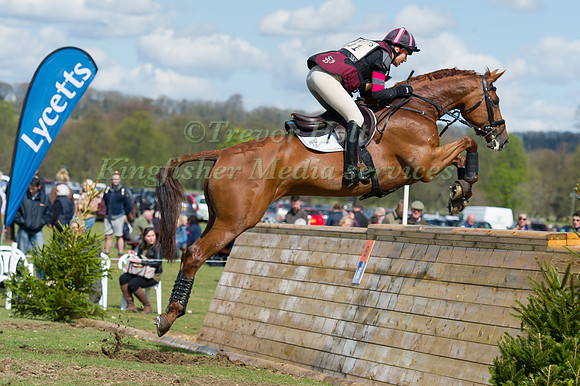 Sarah Bullimore (GBR) riding Valentino V