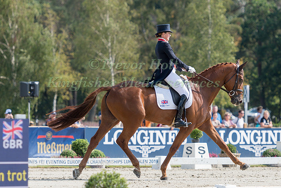 Piggy French (GBR) and Quarrycrest Echo