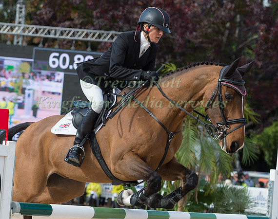 Sarah BULLIMORE   (GBR) AND VALENTINO V