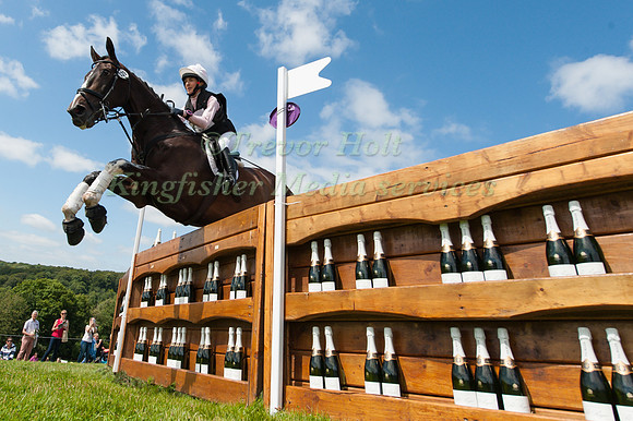 BECKY WOOLVEN (GBR) RIDING CHARLTON DOWN RIVERDANCE