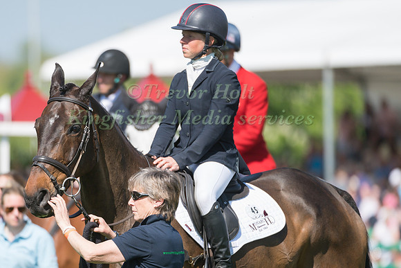 ROSALIND CANTER  (GBR) RIDING  ALLSTAR B