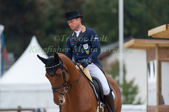 Michael Jung (GER) riding FIschertakinou