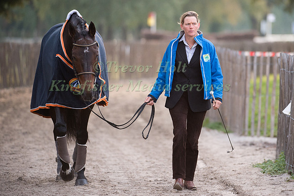 Karin Donckers heads for trot Up