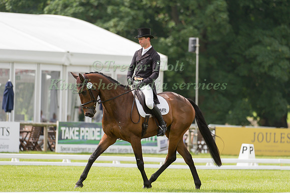 Kevin  McNab (AUS) riding Wonham What Next