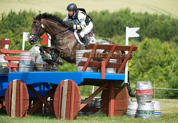 SAM  GRIFFITHS (AUS) RIDING  ISLE VALLEY