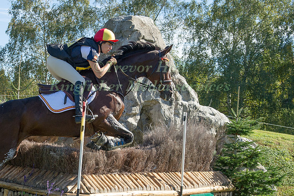 Cristina Pinedo Sendagorta (ESP) riding Helena XII