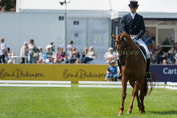 Sam  Dempsey (IRL) riding Teldon