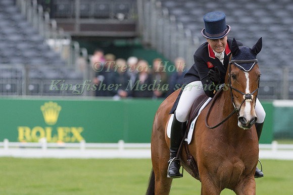 Pippa Funnell (GBR) and  Majas Hope