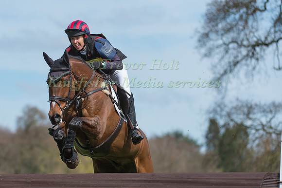 Emily Gilruth riding Topwood Beau