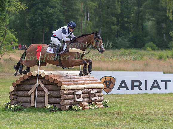 LAURA COLLETT (GBR) AND MR. BASS