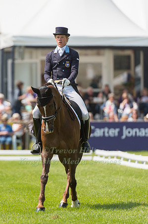 Ludwig  Svennerstal (SWE) riding Southway