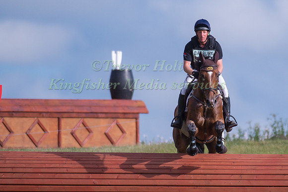 OLIVER TOWNEND  RIDING  DROMGURRIHY BLUE