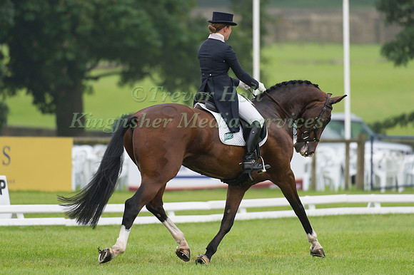Carrie Byrom (GBR) riding Detective