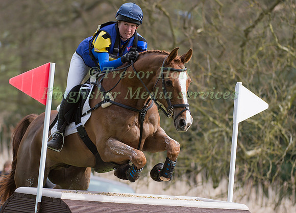 Zoe Wilkinson riding GHS Calvaruise