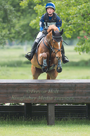Katie  Hunter (GBR) riding  Delphy Tango