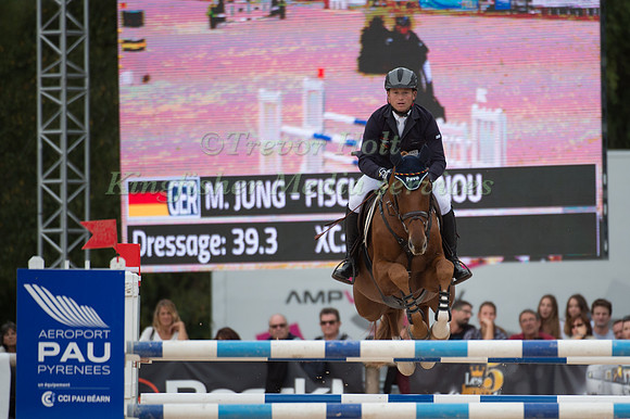 Michael Jung (GER) riding FIschertakinou