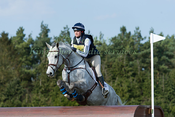 Alice Rocher  riding Dassett Supreme