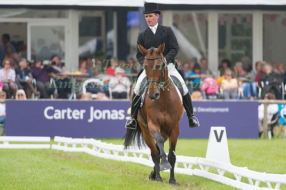 Andrew James (GBR) riding RedhIll Ilisit