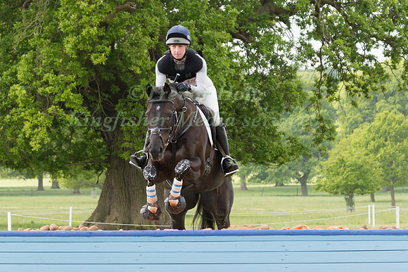 AMY ASPDEN (GBR) AND WISE GUY