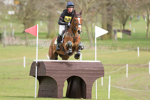 Oliver Townend riding Dromgurrihy Blue