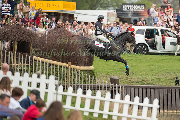 Kathryn Robinson of Canada riding Let it Bee