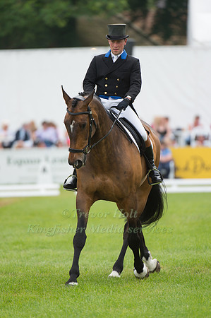 Simon Grieve (GBR) riding Traveller Royale