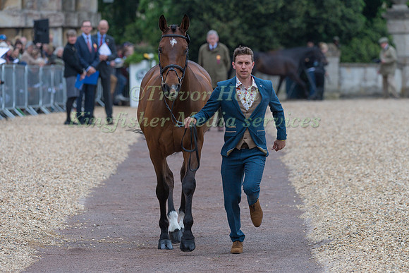 Tom Crisp (GBR) and  Coolys Luxury