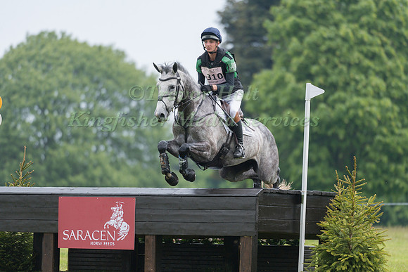 TOM JACKSON (GBR) AND CLONLARAS CHACOA PRINCESS