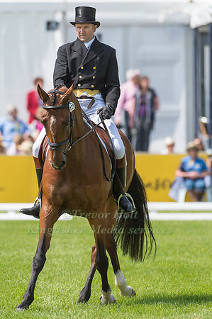 Simon Vatcher (GBR) riding Camblin Hill