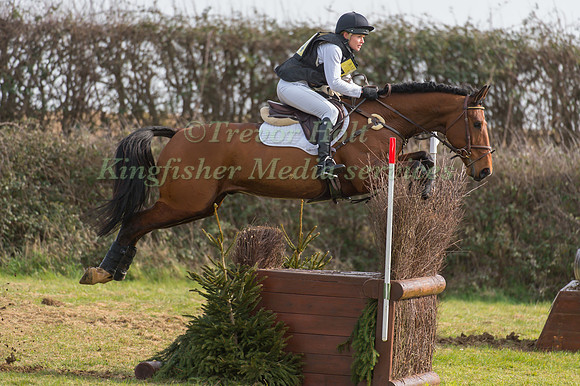 Julia Norman  riding Joblesse Van Bareelhof