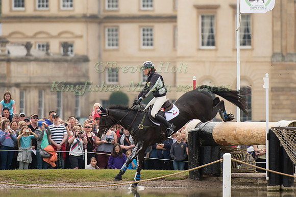 Kathryn Robinson of Canada riding Let it Bee