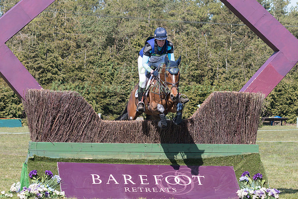 JODIE AMOS RIDING WISE CRACK