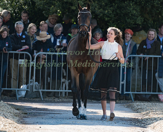 VIRGINIA THOMPSON (NZL) AND  STAR NOUVEAU