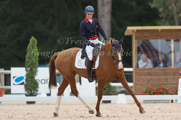 Polly Jackson Griffin (GBR) riding Pappillon