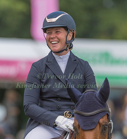 NICOLE MILLS AND FEARLESS W