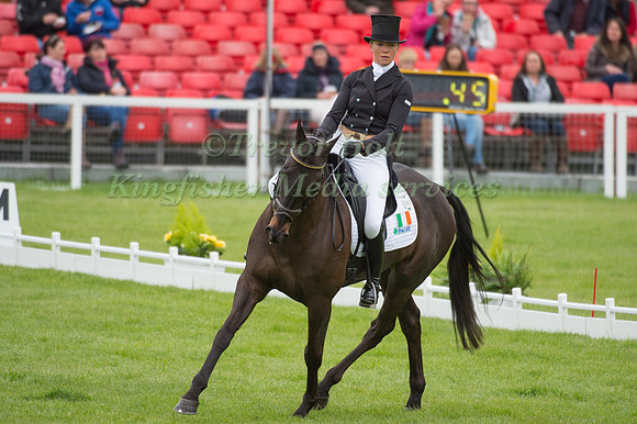 Aoife Clark (IRL) riding Vaguely North