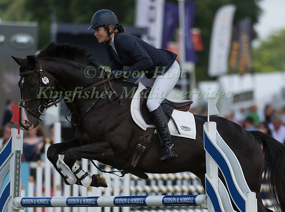 SARA SQUIRES (GBR) RIDING SULA BLUE