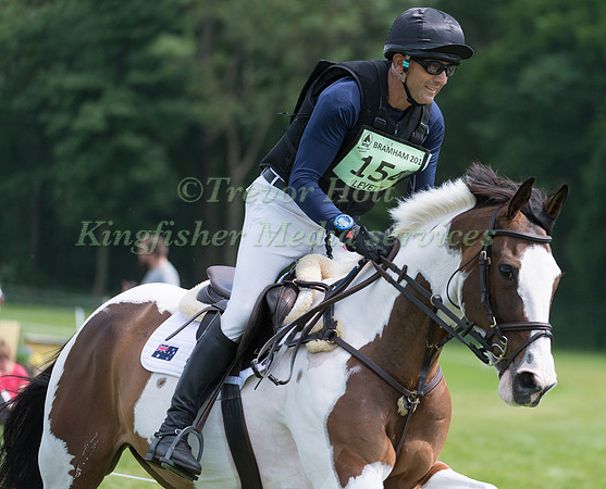 BILL  LEVETT (AUS) AND PILTOWN COLOURS