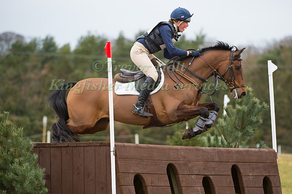 Flora Harris riding Cesano H