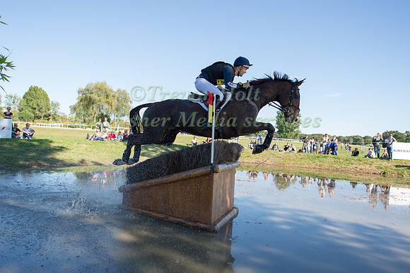 Jonathan Paget (NZL) riding Clifton Signature
